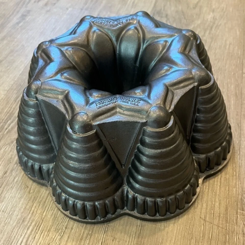 Nordic Ware Bundt Brand Fiesta Party Cake Pan